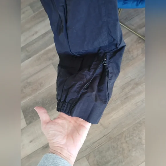 Patta Basic Nylon Padded Track Pants. Size L - Picture 7 of 11